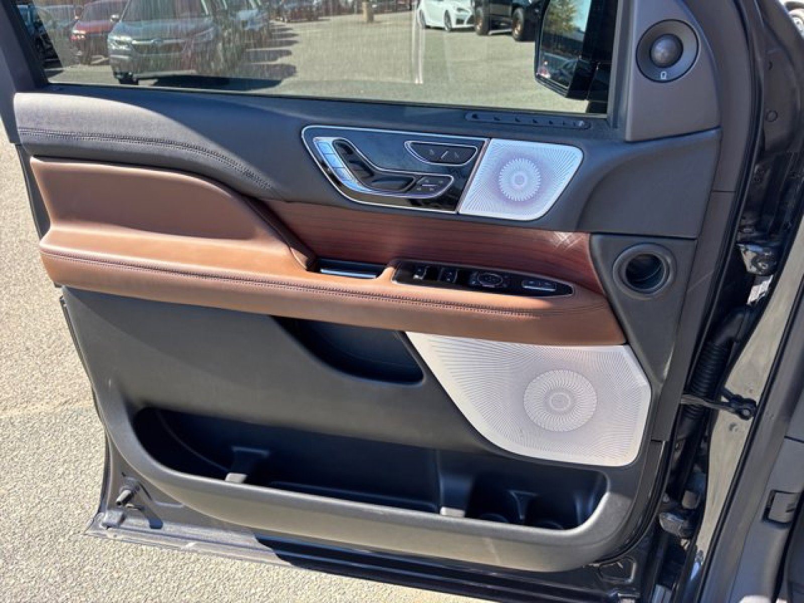 Used 2023 Lincoln Navigator L Reserve image 22