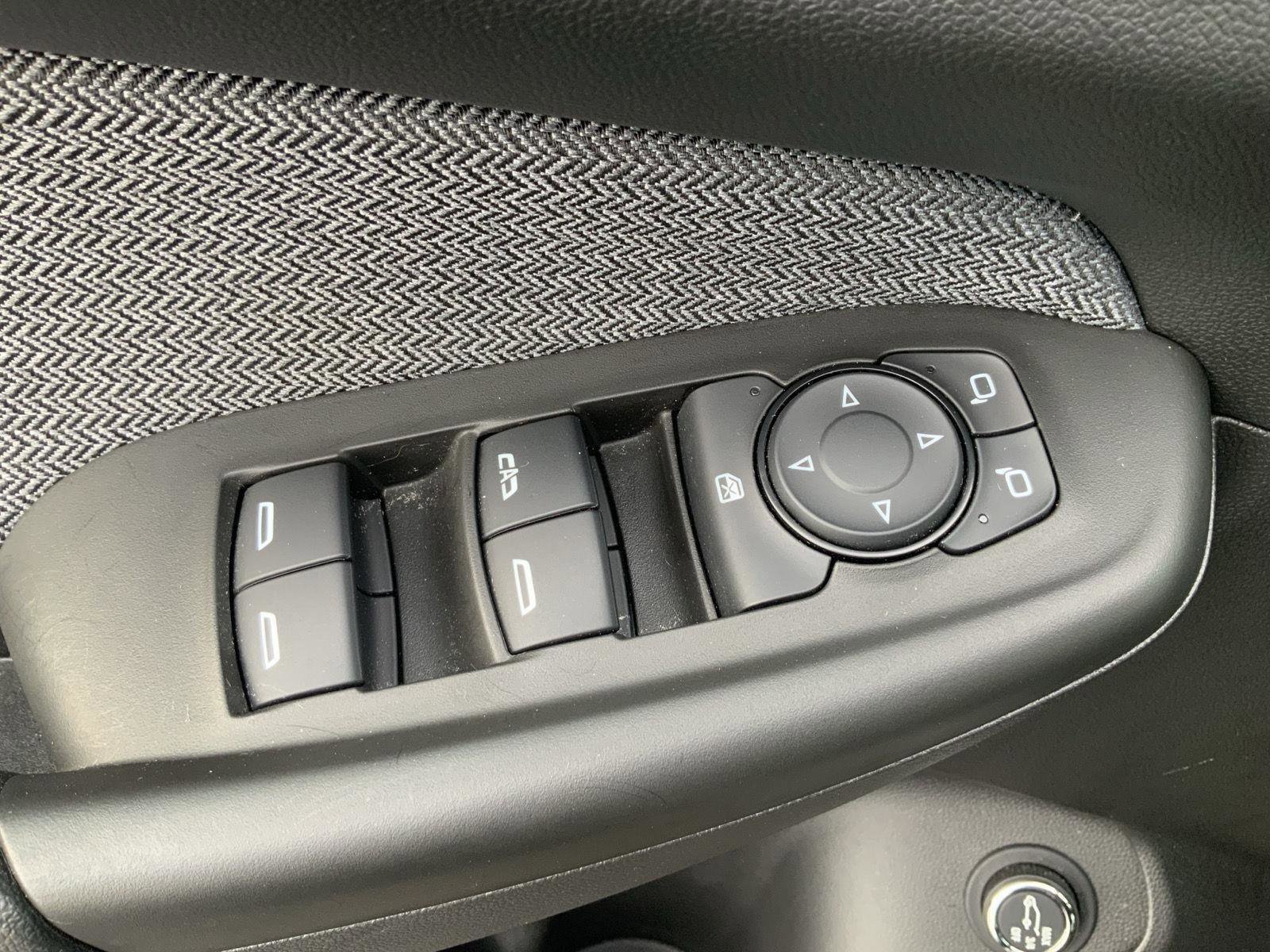 Used 2025 Chevrolet TrailBlazer LT w/ Convenience Package image 24