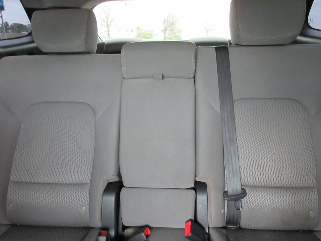 Used 2015 Hyundai Santa Fe GLS image 20