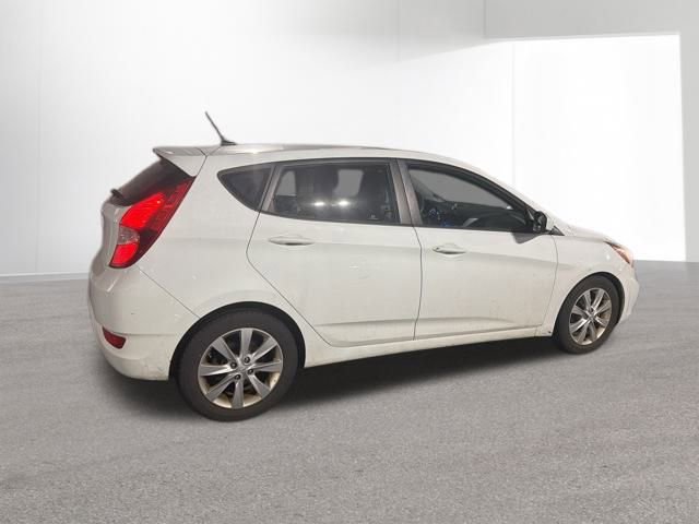 Used 2012 Hyundai Accent SE image 18