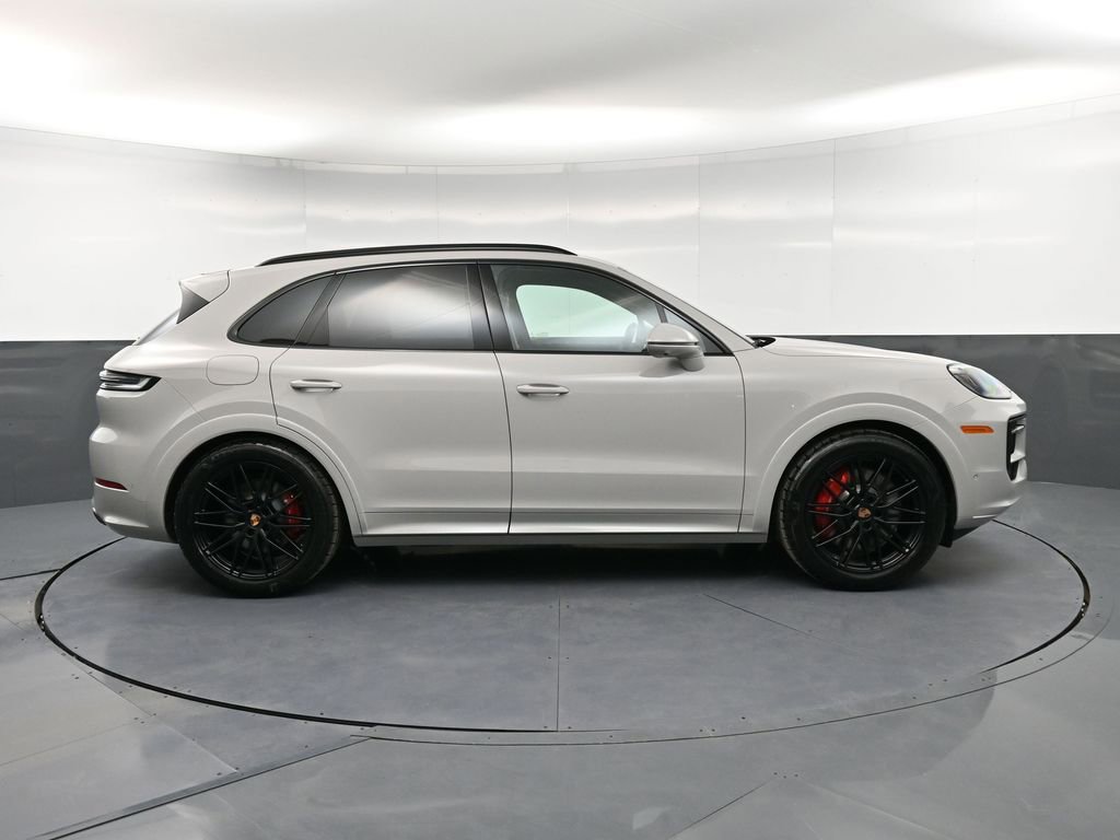 New 2026 Porsche Cayenne GTS image 9