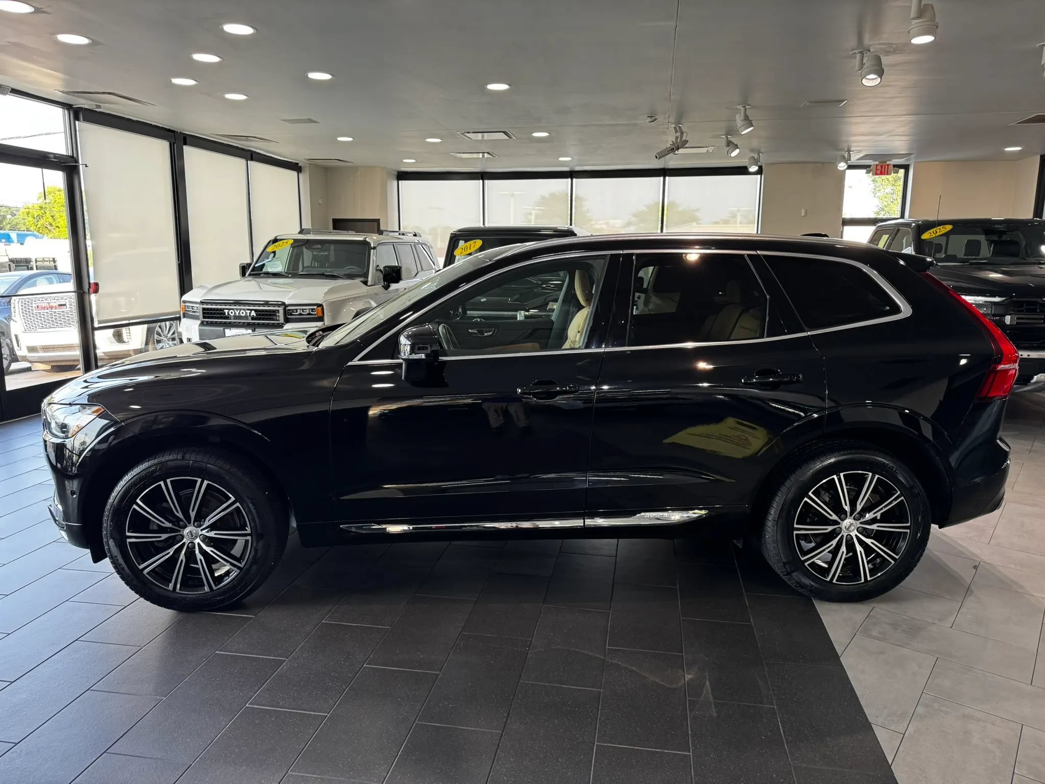 Used 2020 Volvo XC60 T5 Inscription AWD/4WD image 6