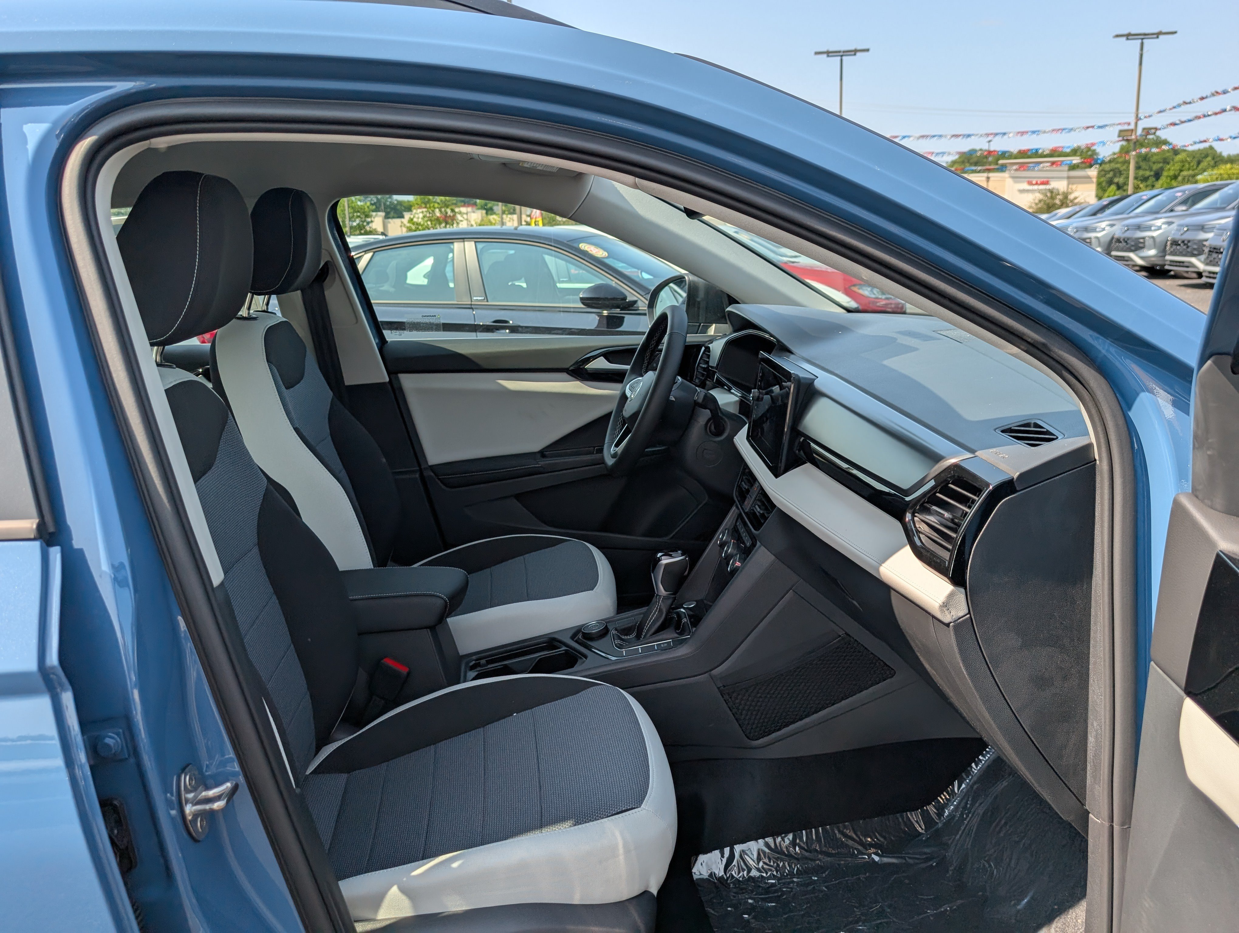 New 2026 Volkswagen Taos S AWD/4WD image 8