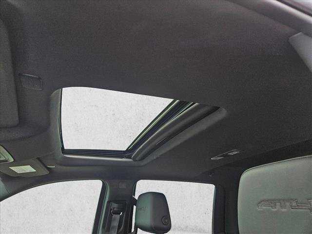 Used 2024 GMC Sierra 1500 AT4 w/ Technology Package image 8