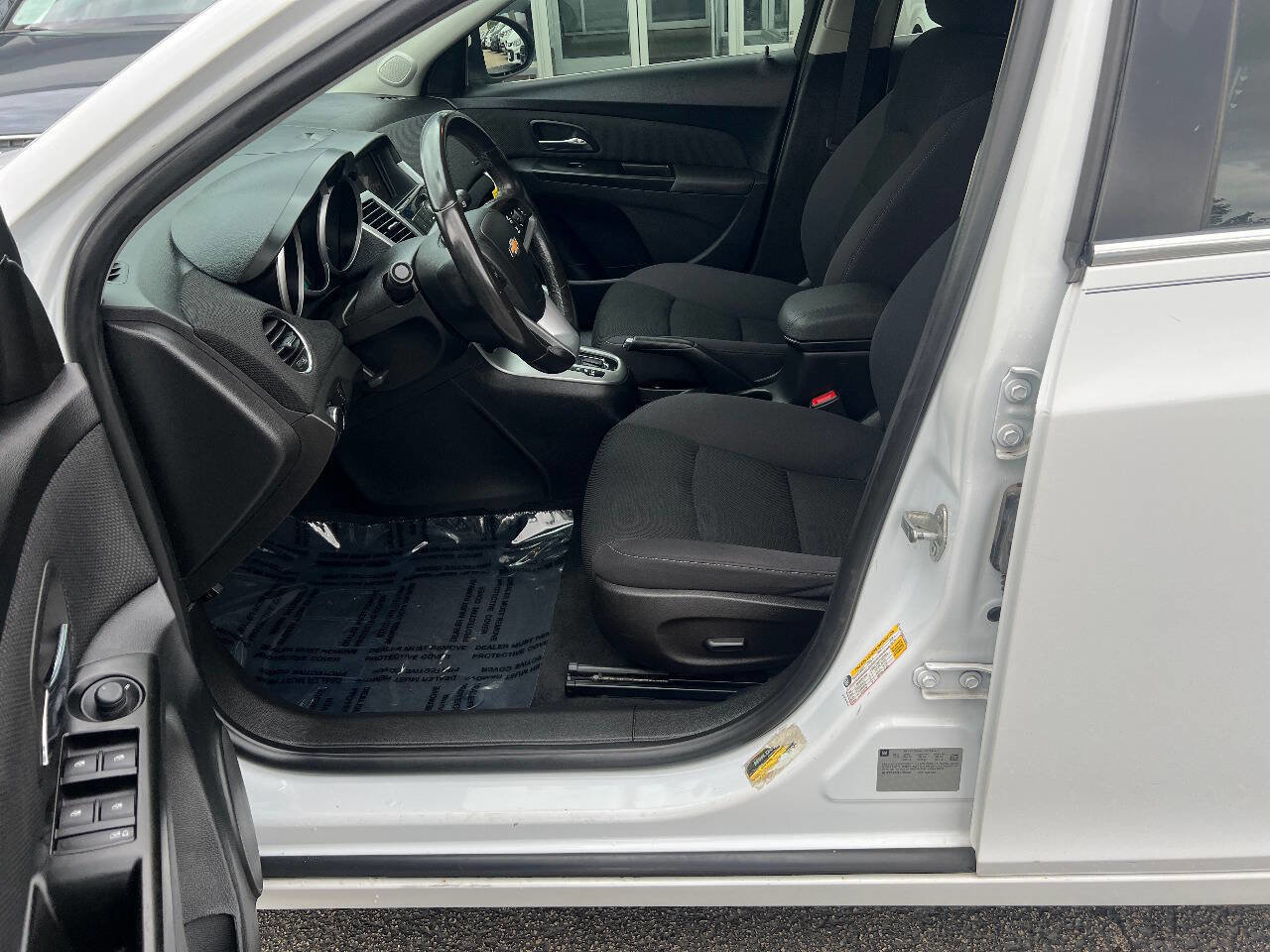 Used 2014 Chevrolet Cruze LT FWD image 19