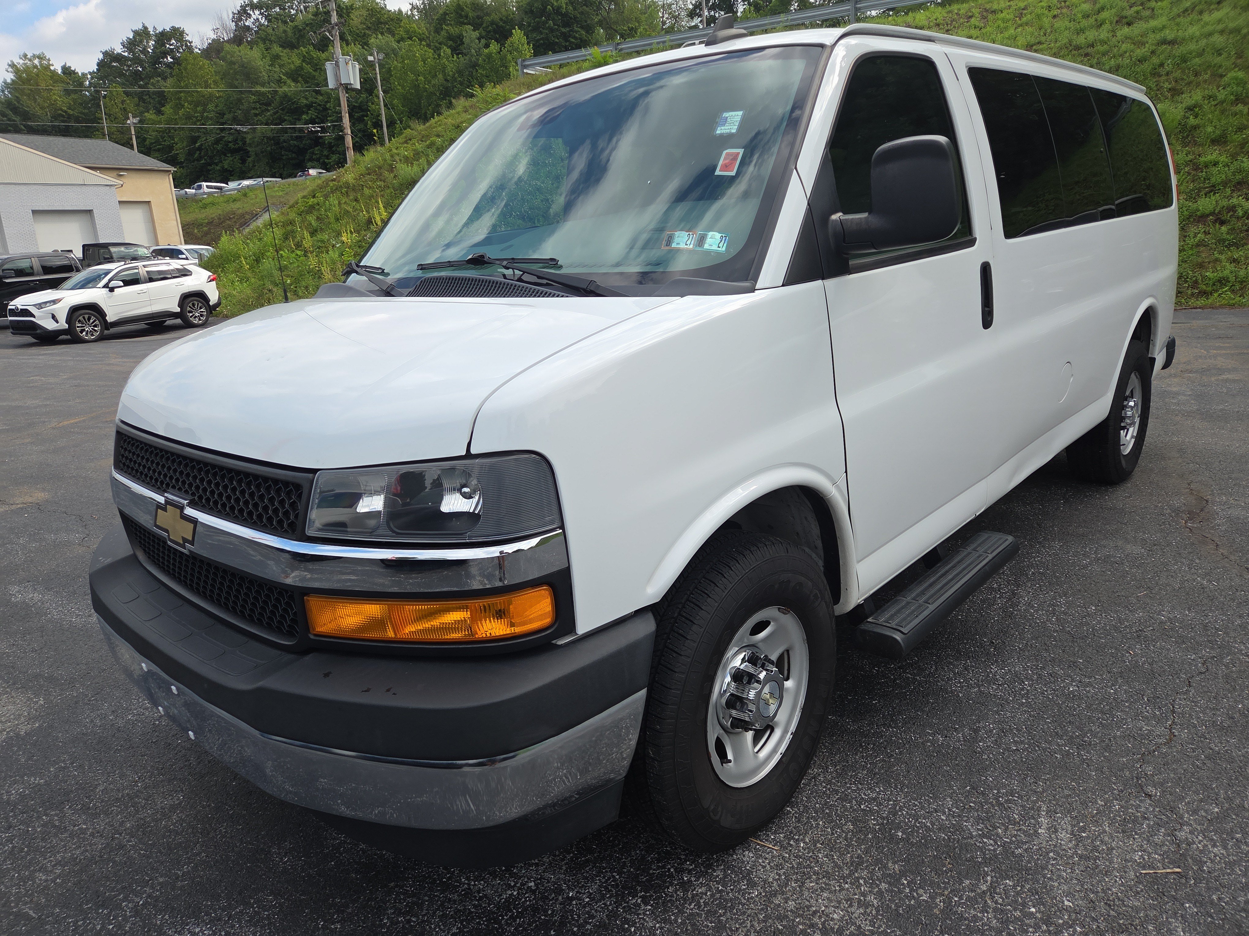 Used 2020 Chevrolet Express 2500 LT w/ LT Preferred Equipment Group RWD image 8