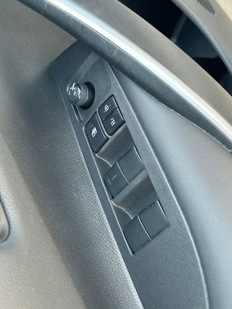 Used 2024 Toyota Corolla SE FWD image 22