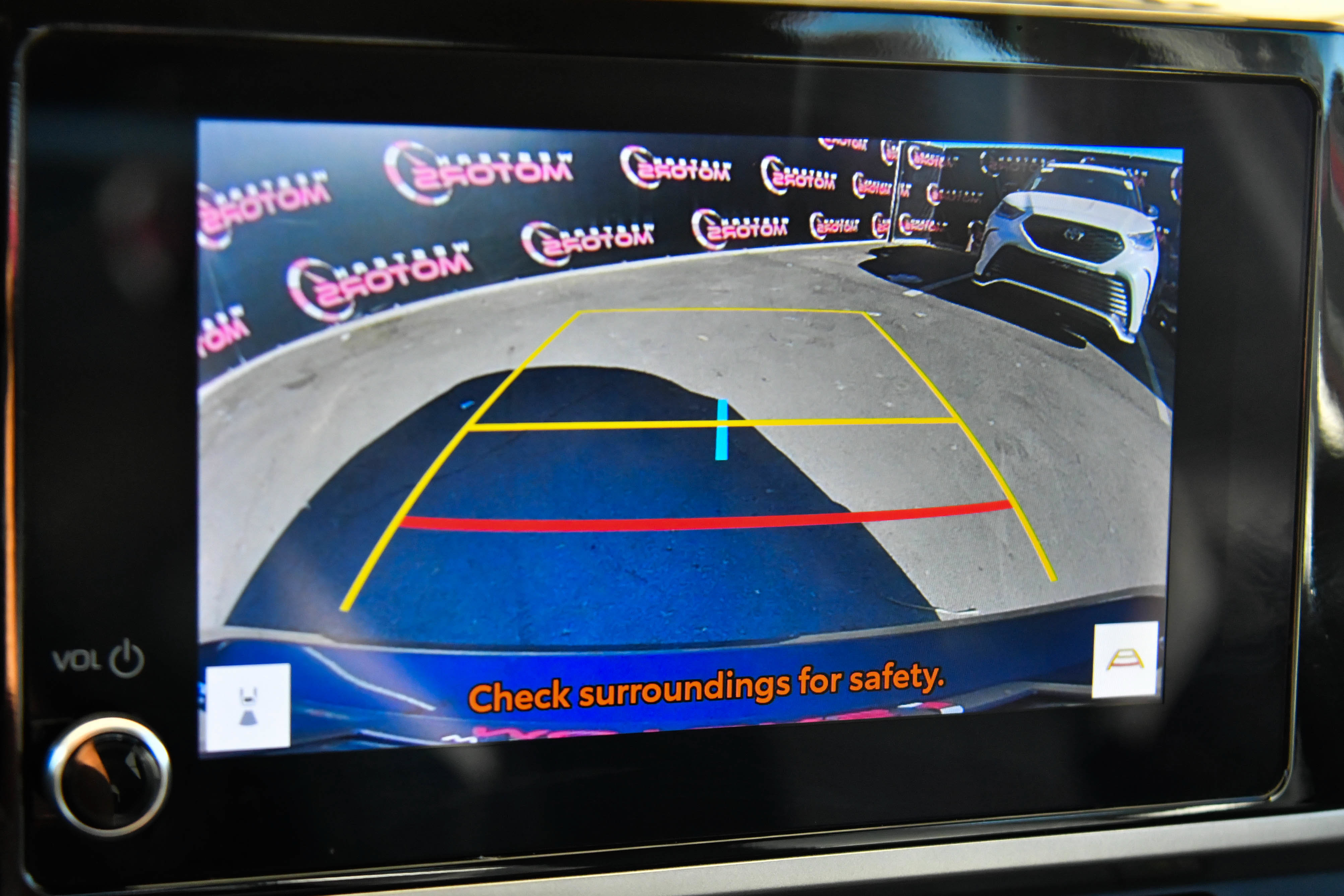 Used 2025 Toyota Camry SE FWD image 19
