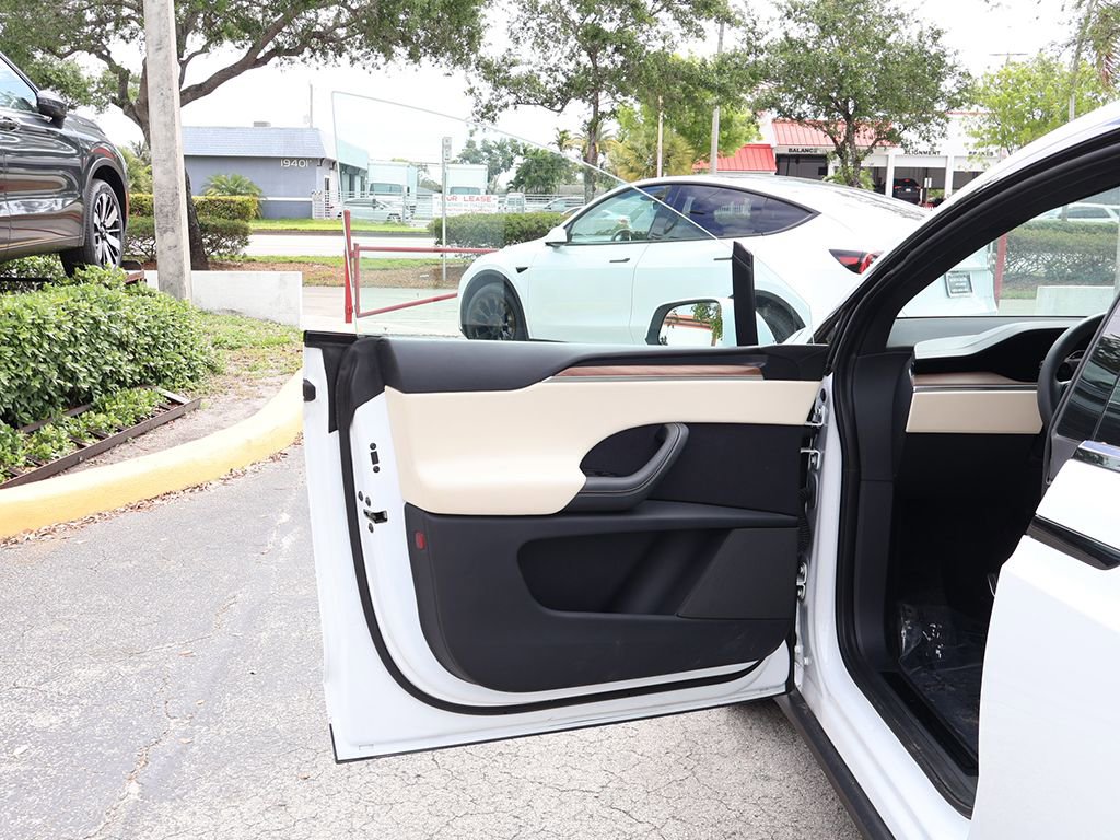 Used 2023 Tesla Model X AWD/4WD image 21