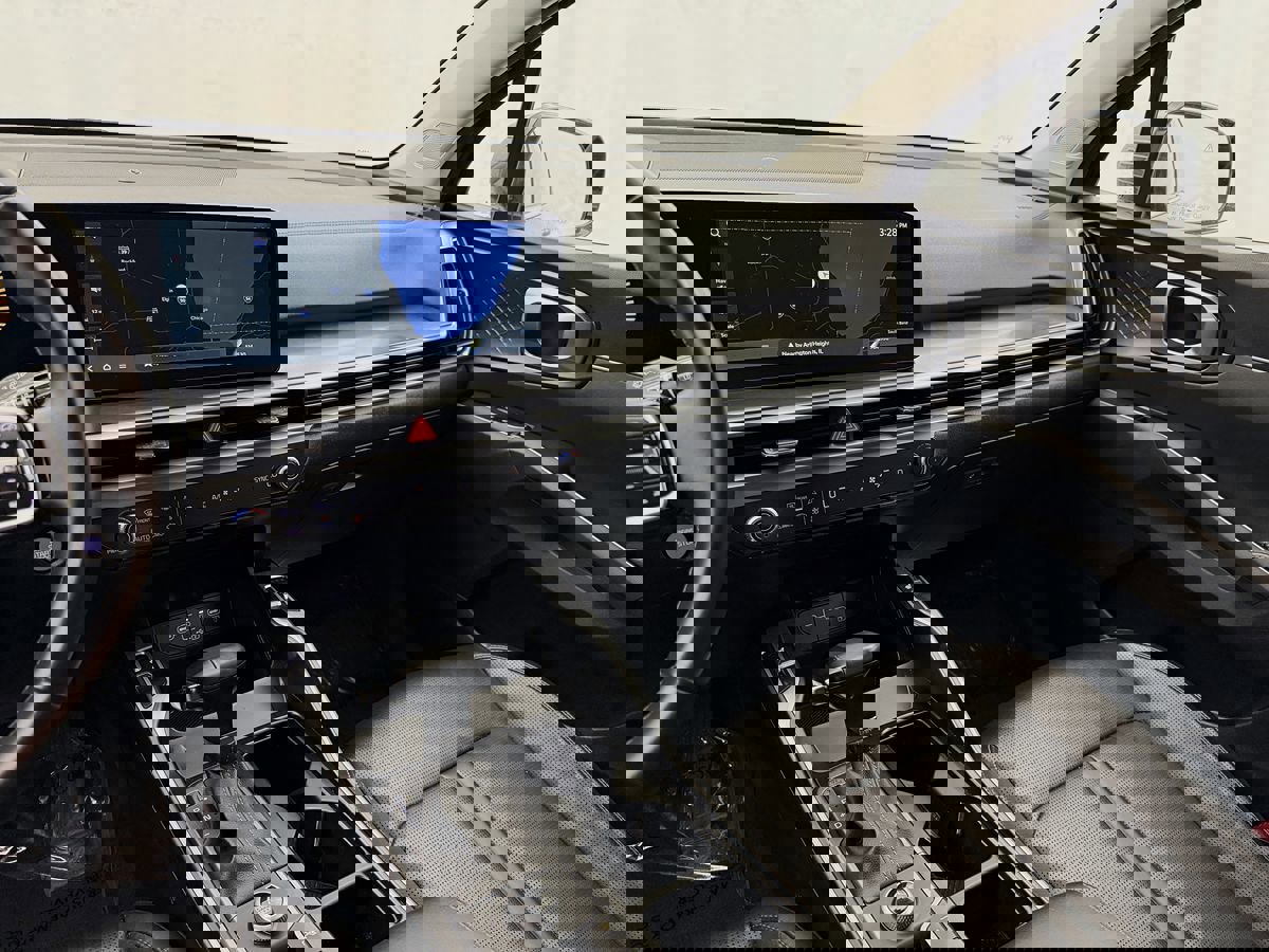 Used 2024 Kia Sorento S image 18