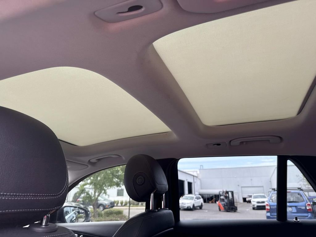 Used 2021 Mercedes-Benz GLC 300 image 17