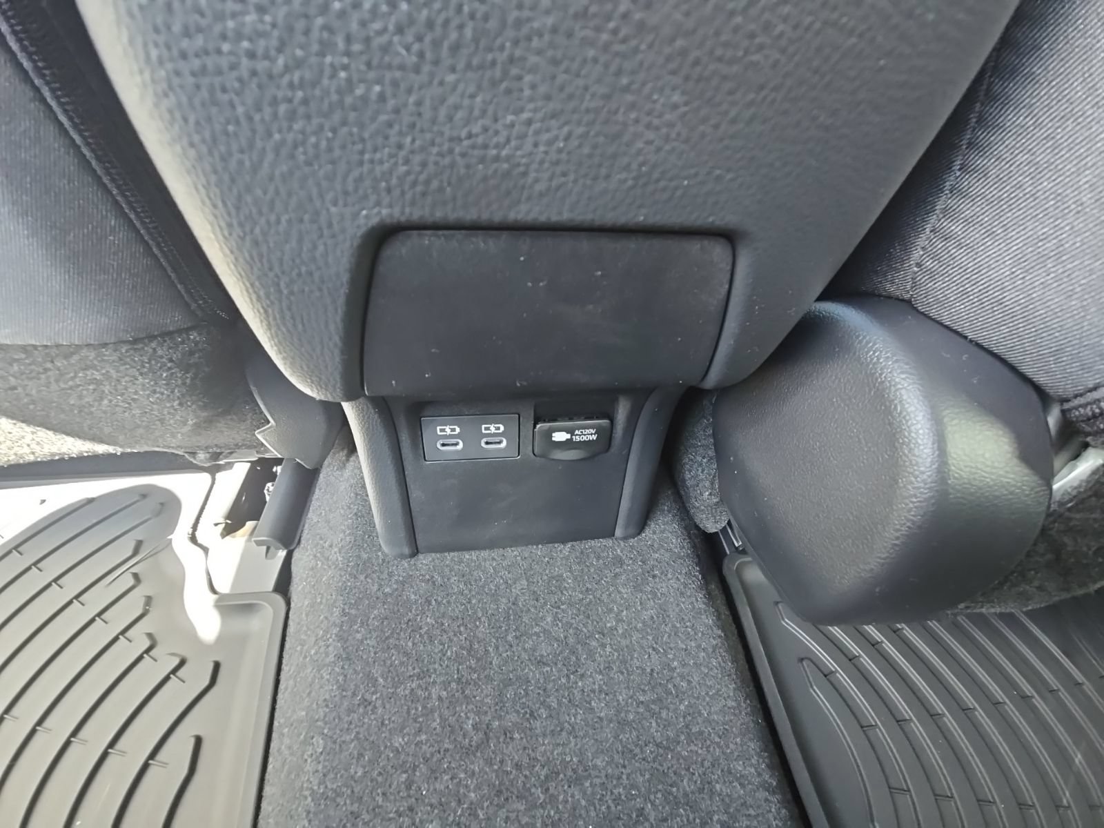 New 2025 Toyota Prius Plug-In Hybrid FWD image 27