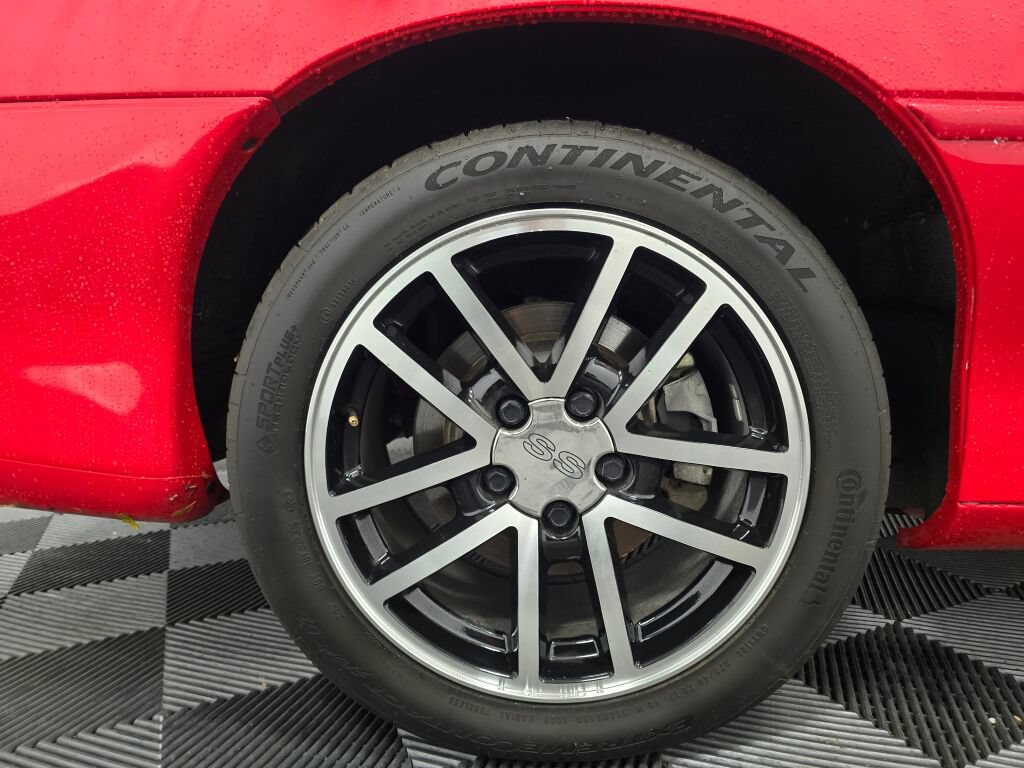 Used 2002 Chevrolet Camaro Z28 w/ SS Performance/Appearance Pkg RWD image 17