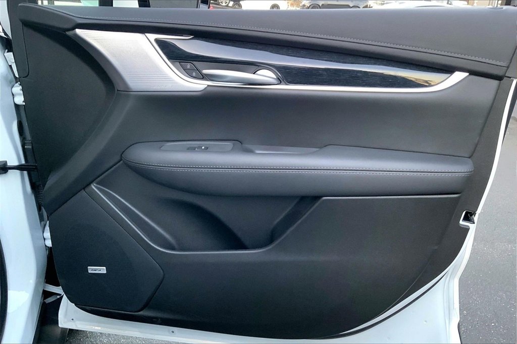 Used 2025 Cadillac XT5 Premium Luxury w/ LPO, Premium Carpet Package image 22