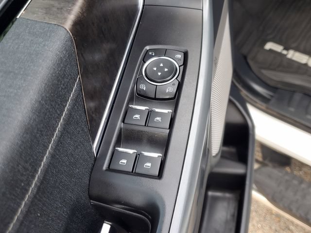 Used 2022 Ford F150 Lariat w/ FX4 Off-Road Package AWD/4WD image 17