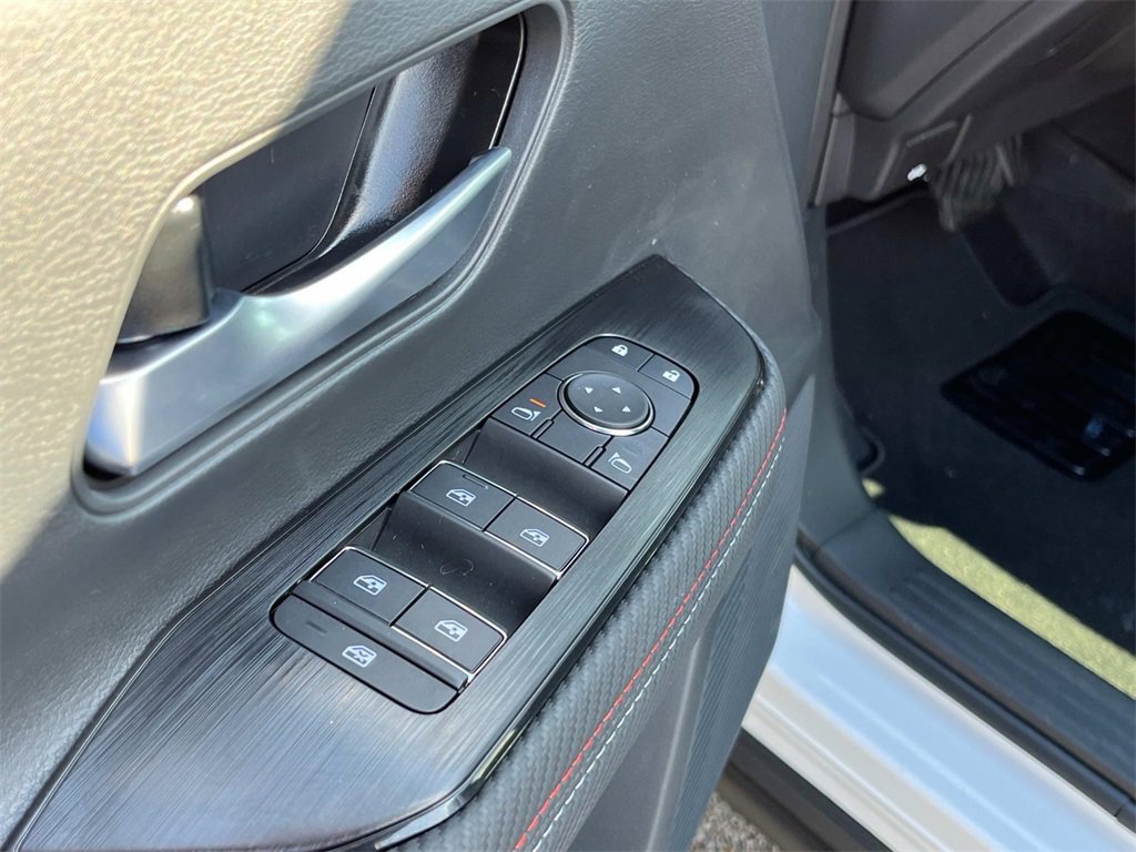 New 2025 Nissan Kicks SR image 23