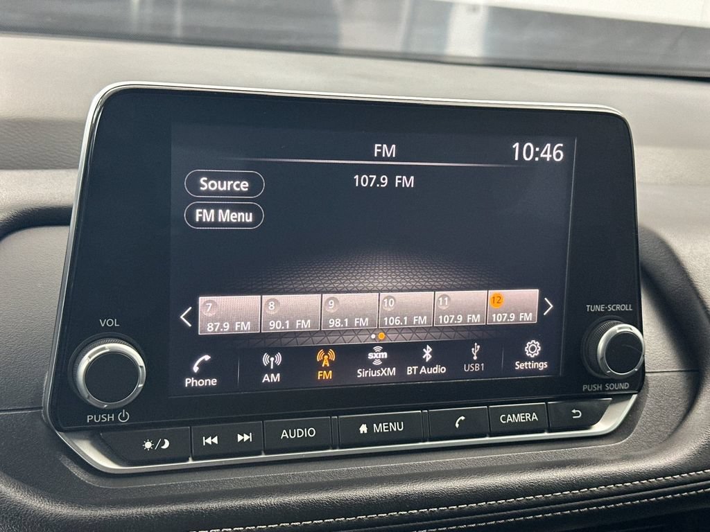 Used 2025 Nissan Rogue SV FWD image 17
