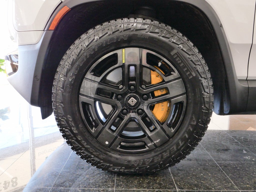 Used 2022 Rivian R1T Adventure image 39