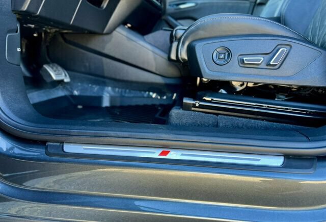 Used 2025 Audi SQ6 e-tron Premium Plus w/ Premium Plus AWD/4WD image 16