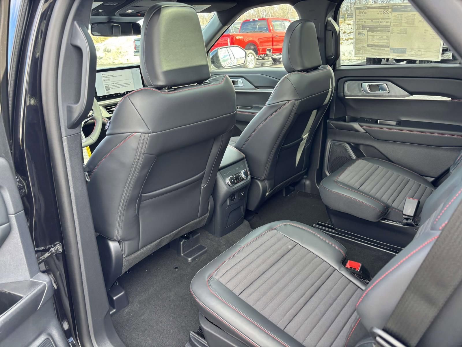 New 2026 Ford Explorer ST-Line w/ ST-Line Street Pack image 28