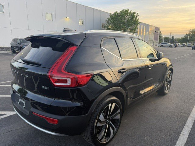 Used 2023 Volvo XC40 B5 Ultimate w/ Protection Package Premier AWD/4WD image 9
