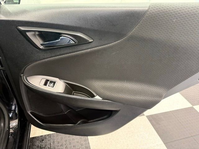 Used 2021 Chevrolet Malibu LT image 24