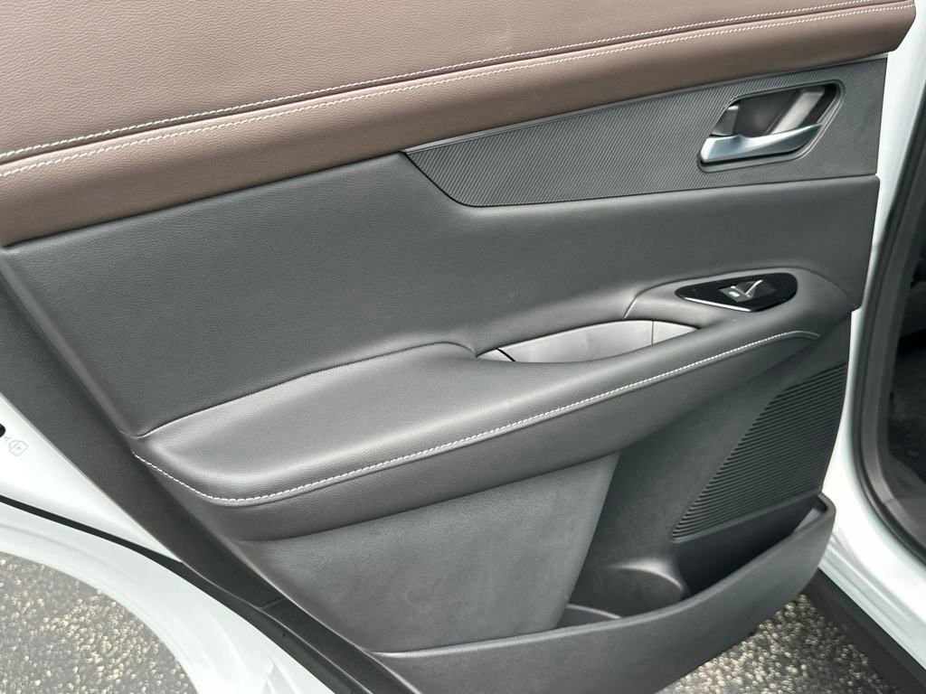 New 2025 Nissan Murano Platinum image 15