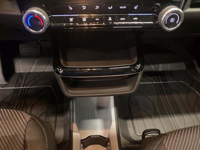 New 2027 Chevrolet Bolt LT w/ Comfort Package FWD image 18