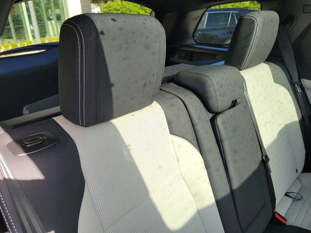 Certified 2025 Land Rover Discovery Sport Dynamic SE AWD/4WD image 18