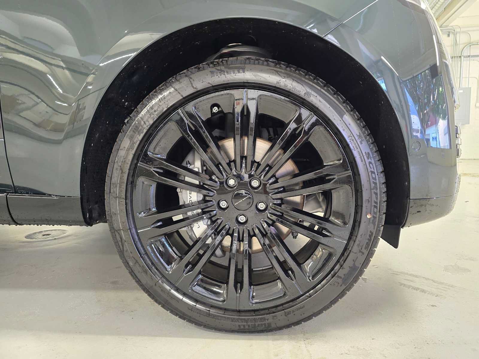 New 2026 Land Rover Range Rover SE AWD/4WD image 9