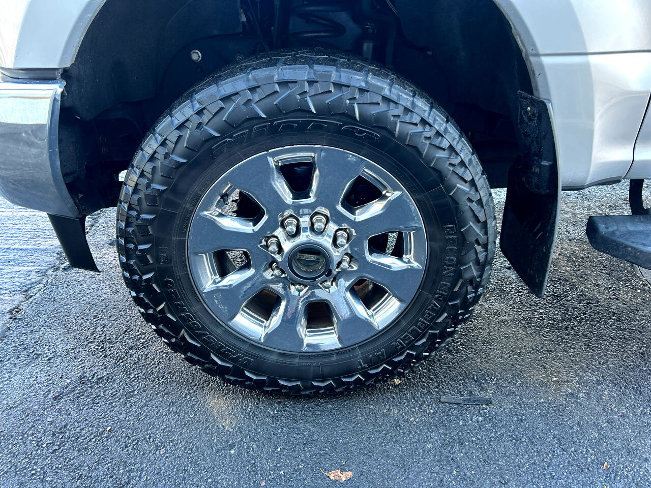 Used 2019 Ford F250 Lariat w/ Chrome Package image 16