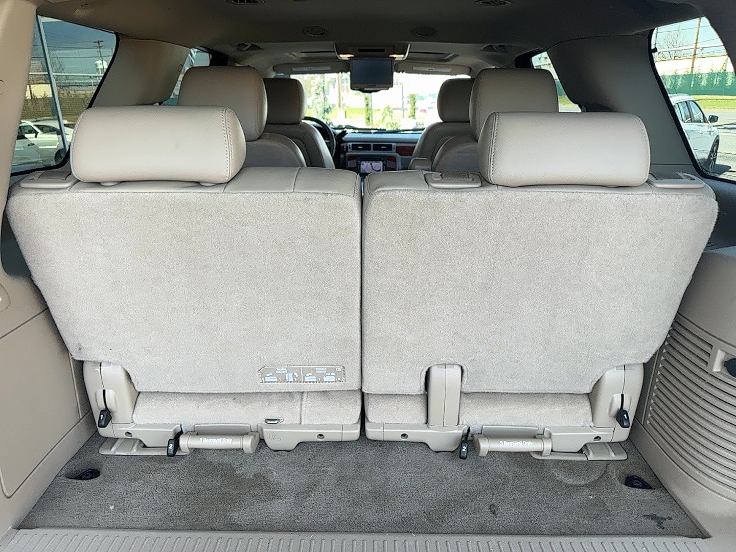 Used 2011 Chevrolet Tahoe LTZ AWD/4WD image 29