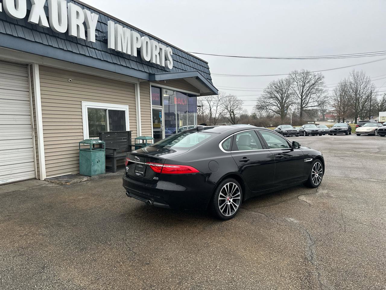 Used 2017 Jaguar XF Prestige image 4