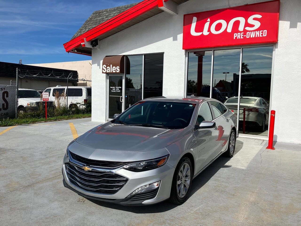 Used 2019 Chevrolet Malibu LT image 2