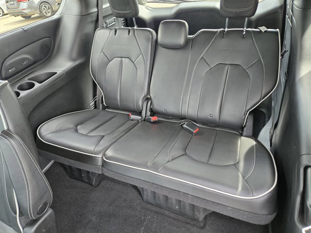 Used 2020 Chrysler Pacifica Limited w/ Advanced Safetytec Group image 18