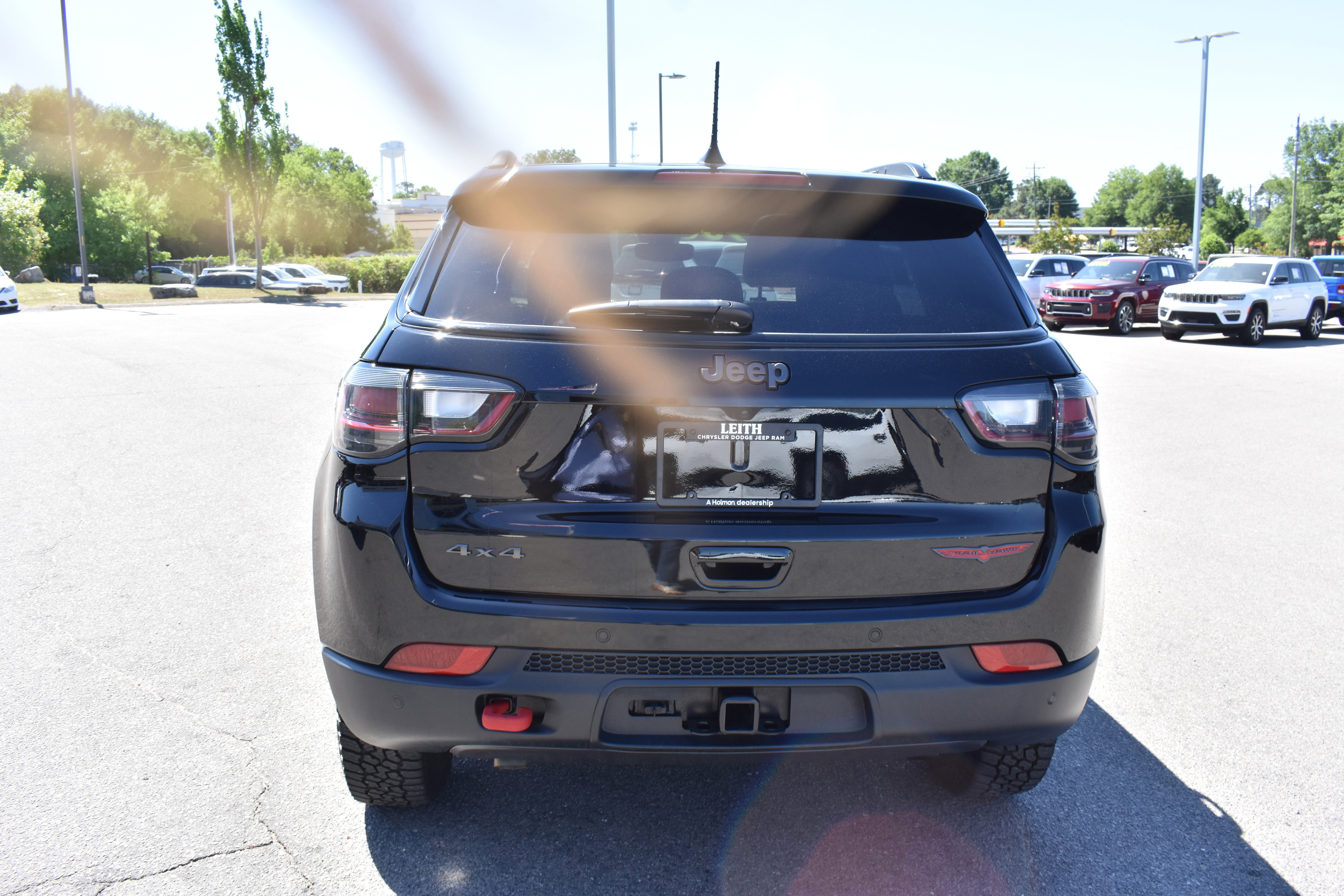 Used 2025 Jeep Compass Trailhawk w/ Trailhawk Elite Group image 8