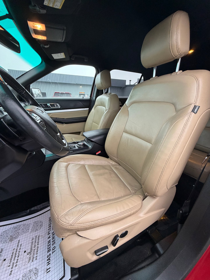 Used 2016 Ford Explorer XLT w/ Equipment Group 202A image 19
