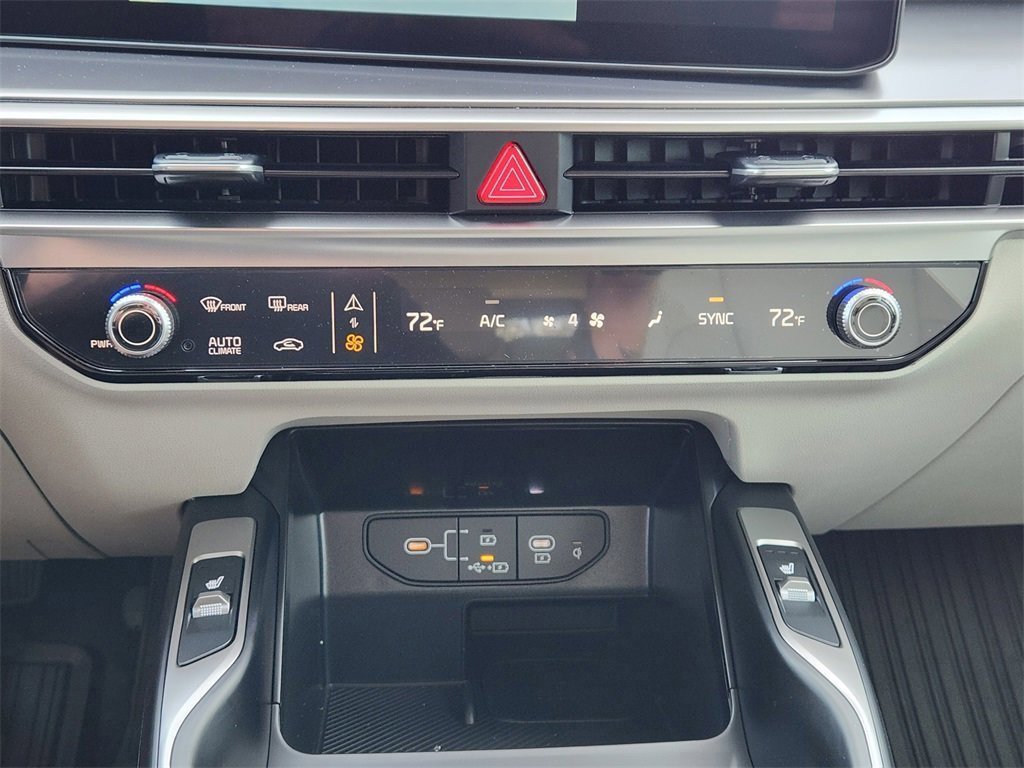 New 2026 Kia Sorento S w/ S Panoramic Sunroof Package image 22