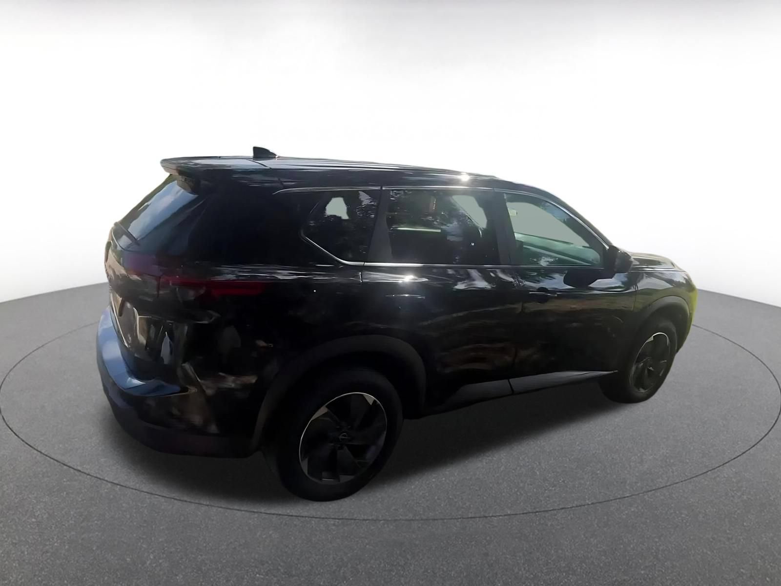 Used 2025 Nissan Rogue SV FWD image 14