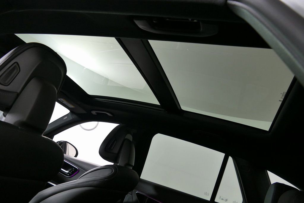 Used 2025 Mercedes-Benz GLC 350e 4MATIC w/ AMG Line image 21