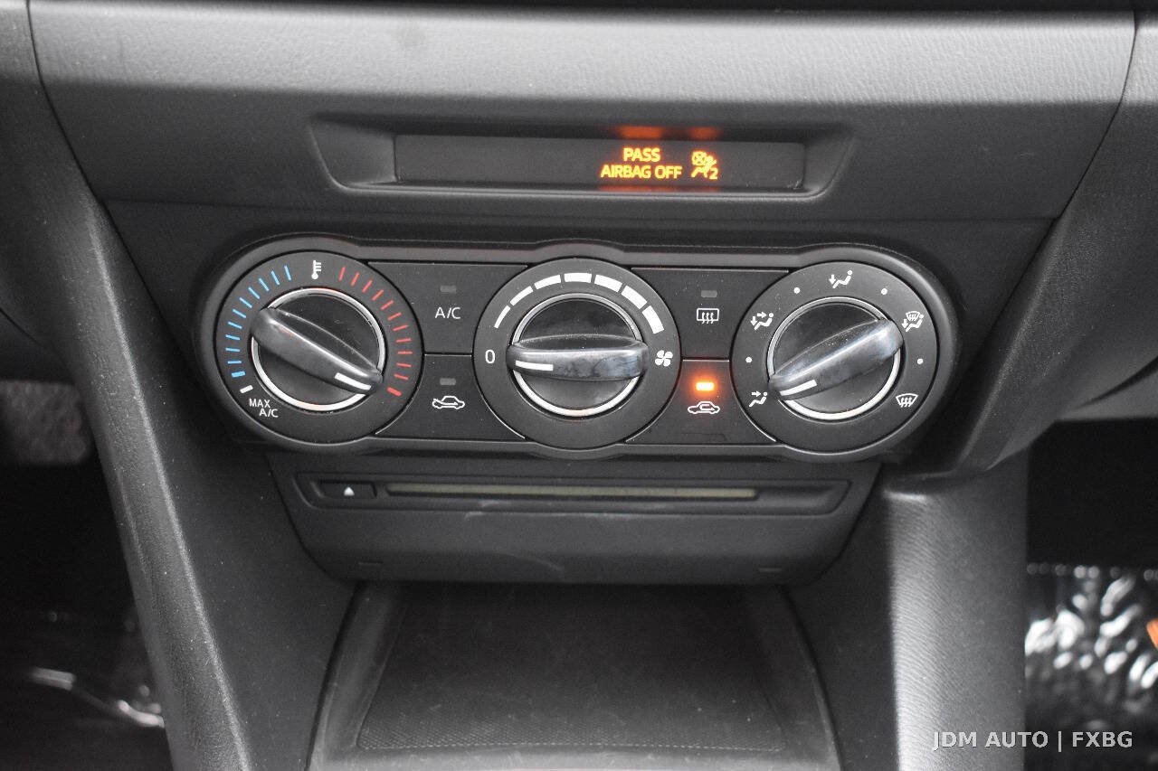 Used 2014 MAZDA MAZDA3 i Touring FWD image 25