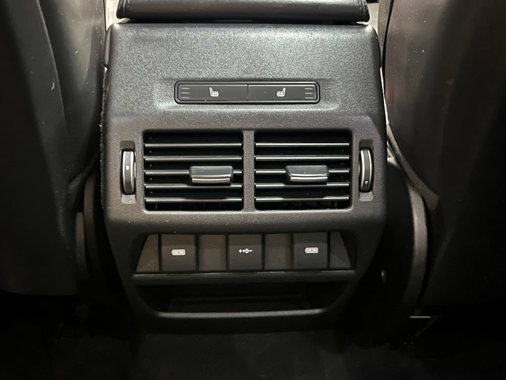 Used 2020 Land Rover Discovery Sport SE AWD/4WD image 10