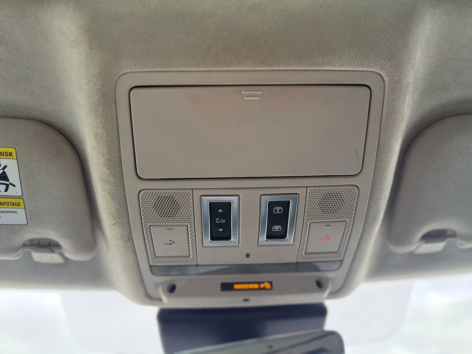 Used 2019 Jaguar F-PACE Premium image 35