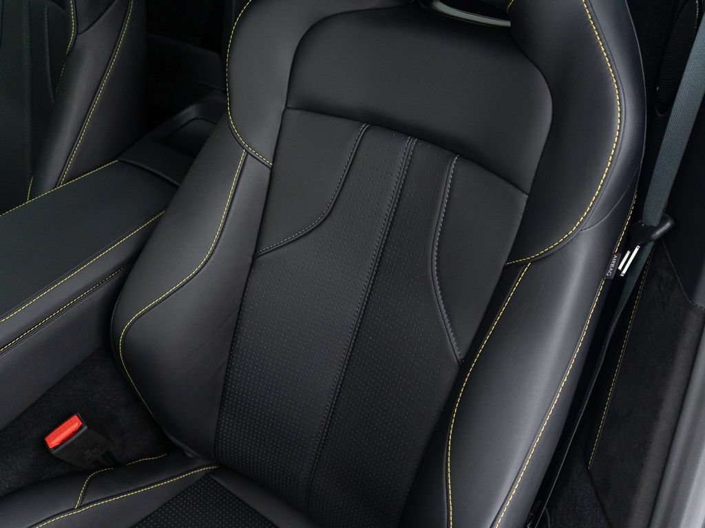 Used 2026 Aston Martin V8 Vantage Coupe RWD image 18