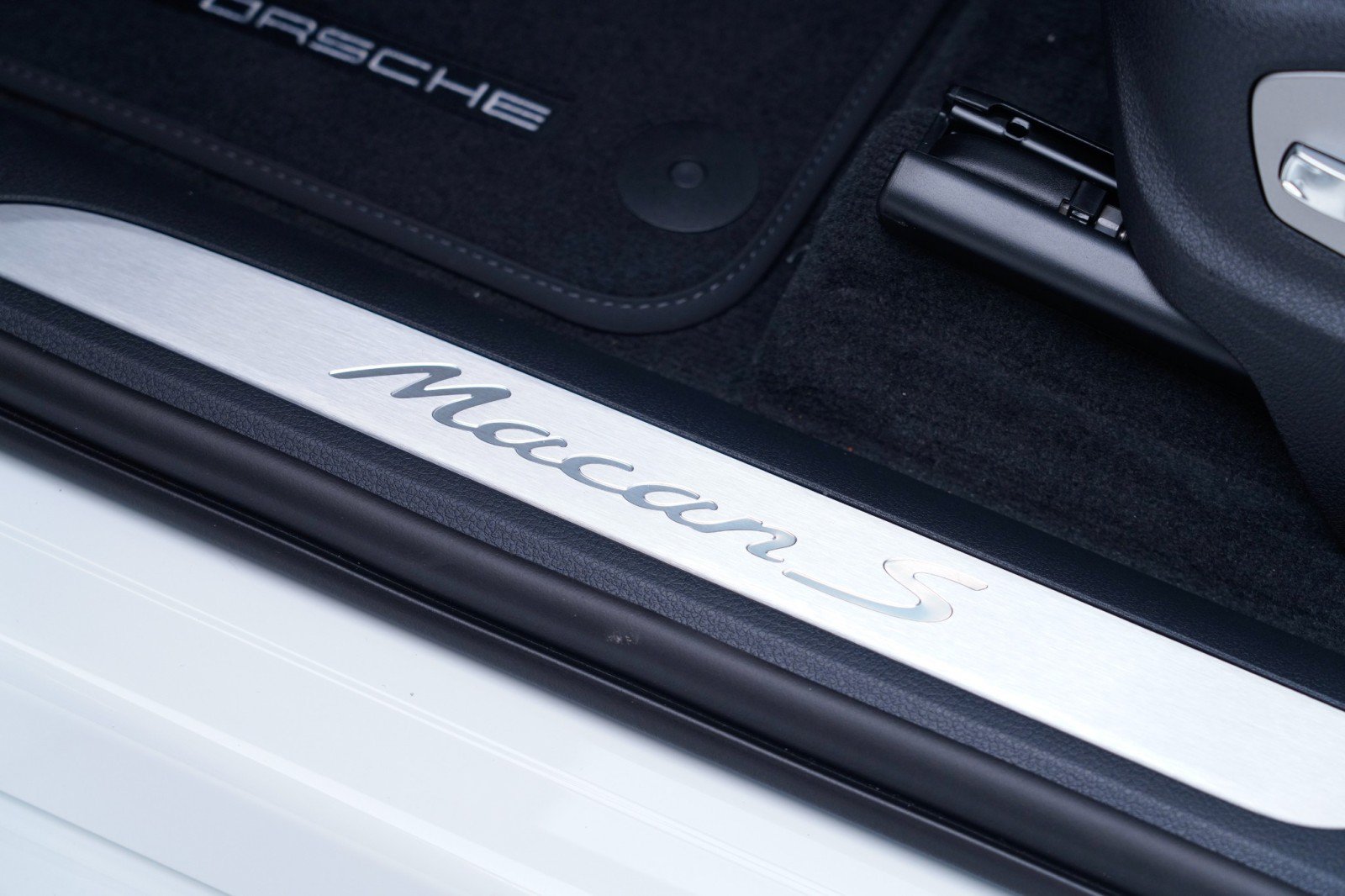 New 2026 Porsche Macan S AWD/4WD image 14