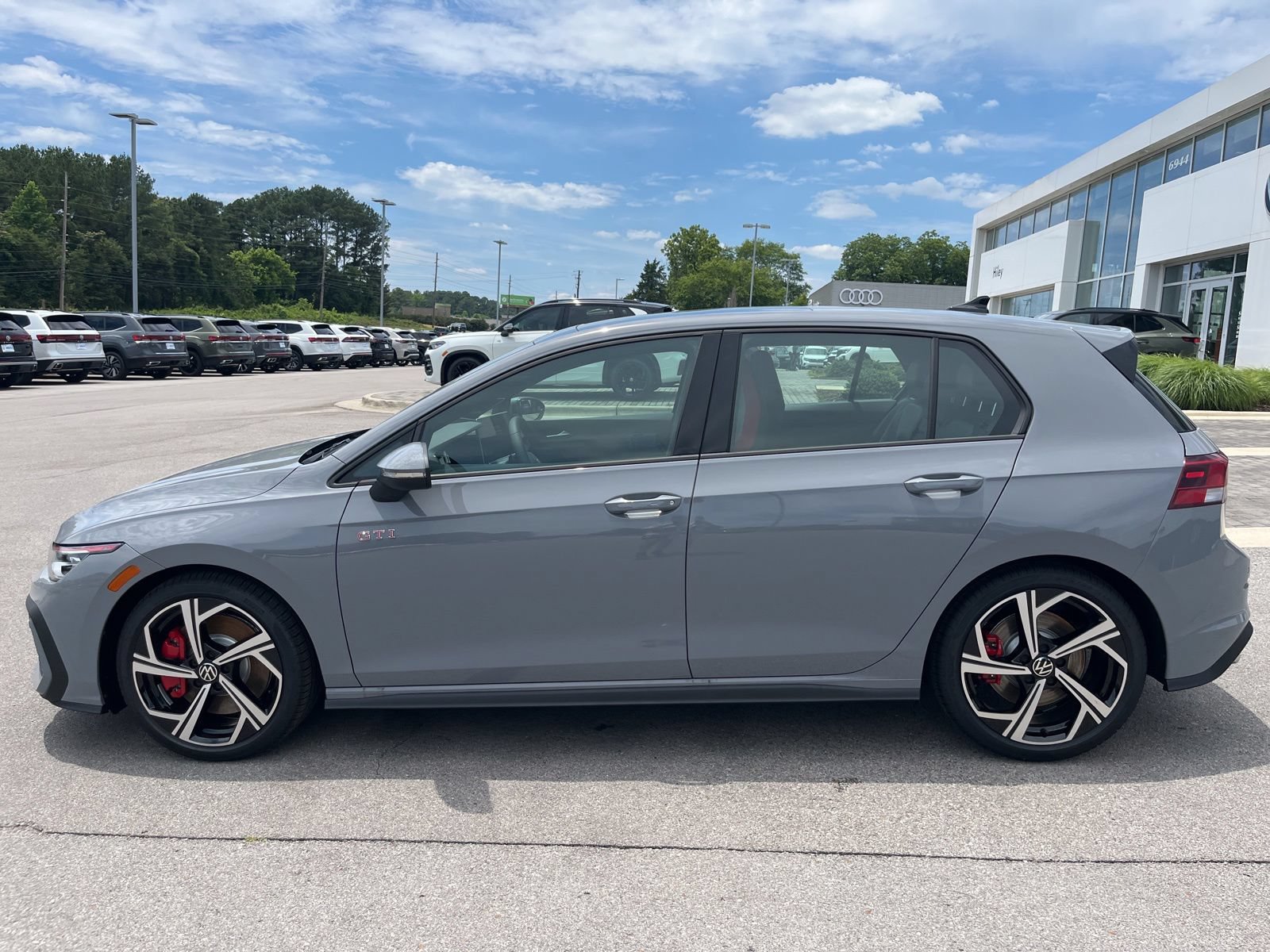 New 2026 Volkswagen GTI SE FWD image 3