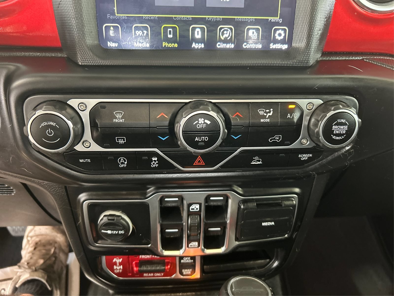 Used 2020 Jeep Gladiator Rubicon AWD/4WD image 26