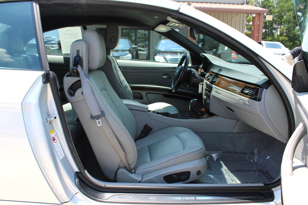 Used 2009 BMW 328i Convertible image 21
