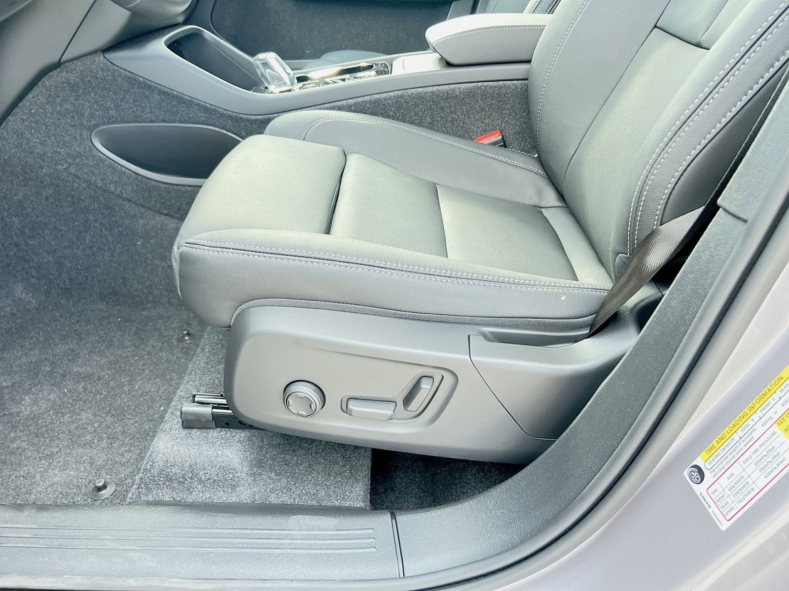 New 2026 Volvo XC40 B5 Plus w/ Protection Package Premier image 14