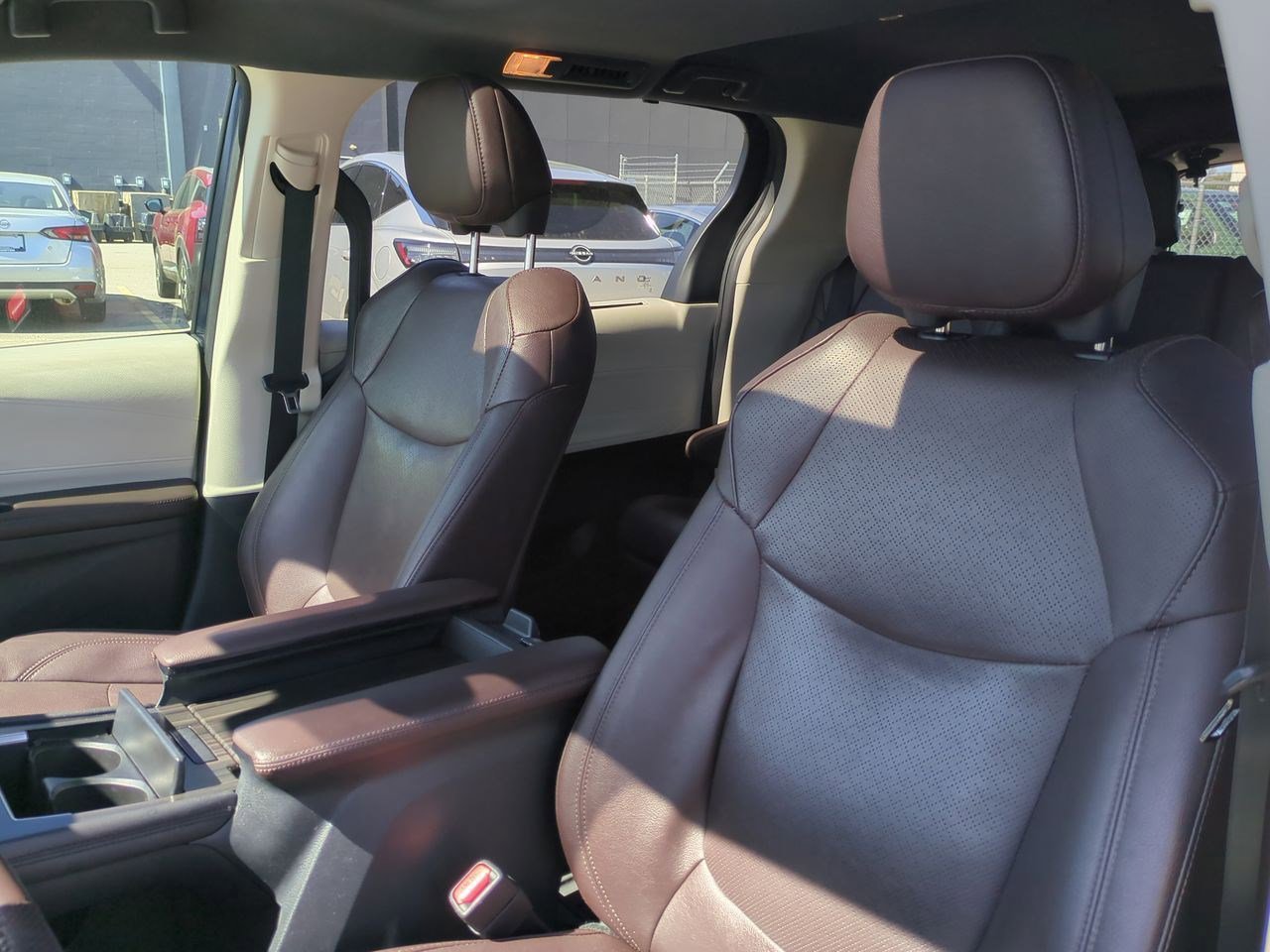 Used 2022 Toyota Sienna Platinum image 17